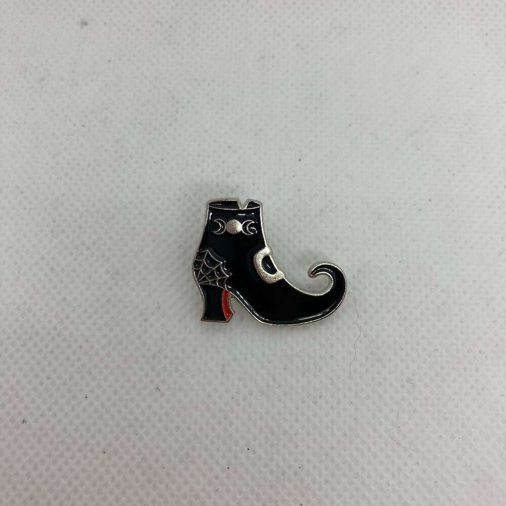 New! Witch's shoe pin